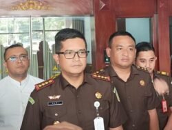 Kejari Jakpus Tahan 1 Tersangka dari 3 Tersangka Dugaan Korupsi Transaksi Pembelian Gula